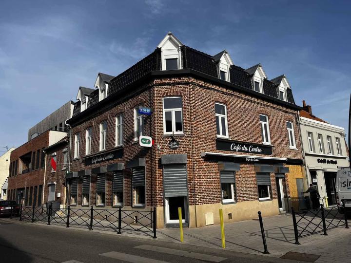 Un bâtiment avec une extérieure esthétique et une efficacité énergétique.