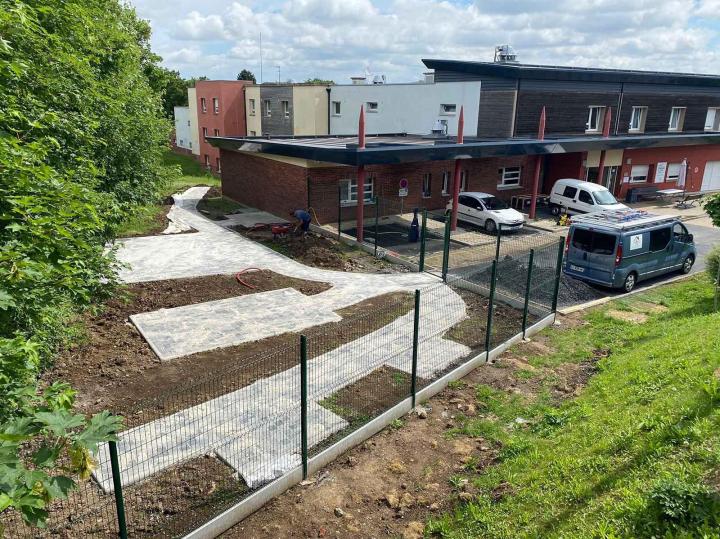 Un terrain prêt à accueillir votre nouvelle construction.